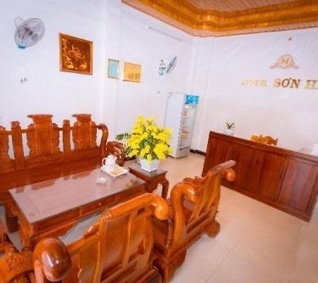 Khach San Son Ha Hotel Kon Tum Exterior photo