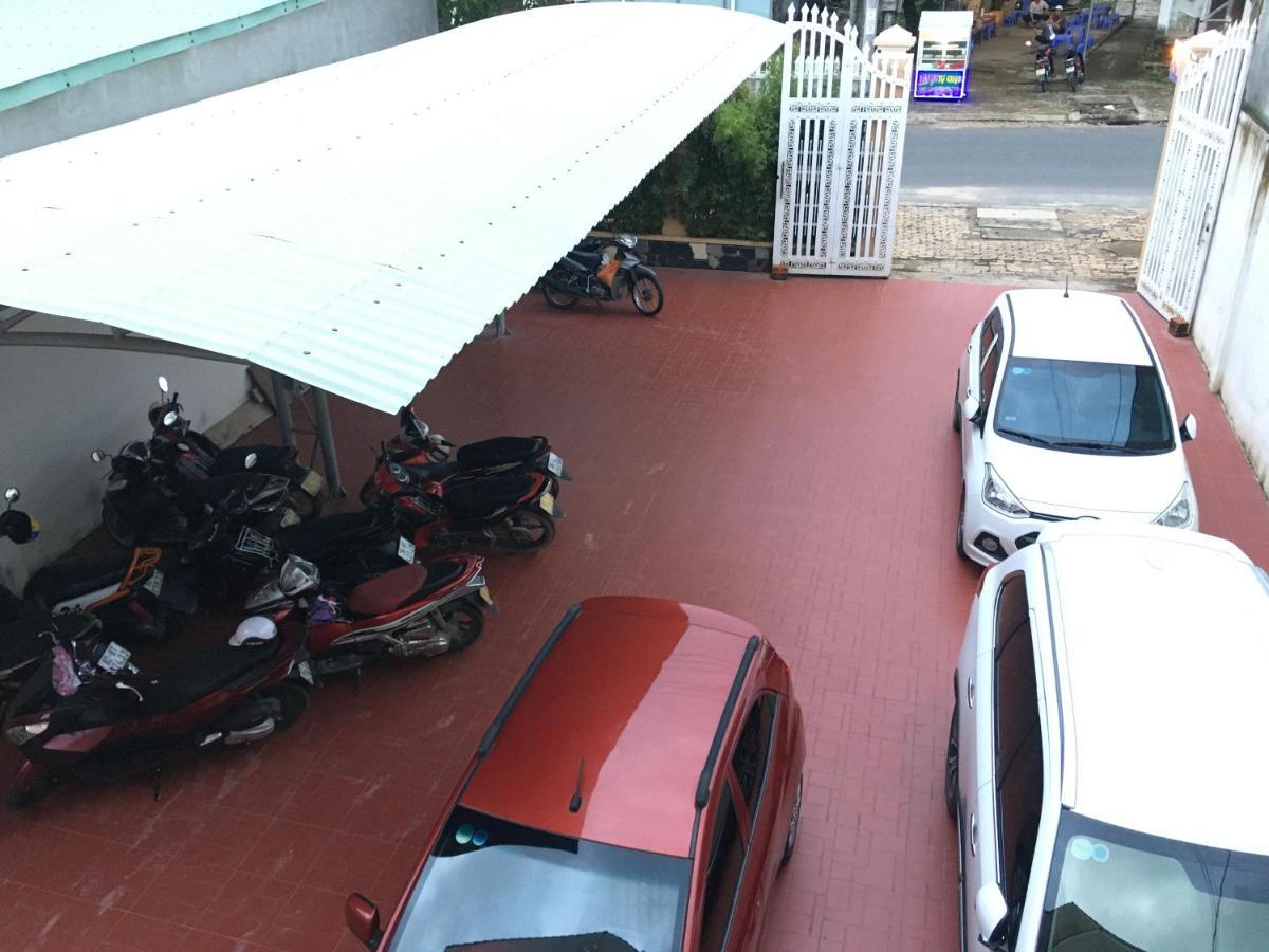 Khach San Son Ha Hotel Kon Tum Exterior photo
